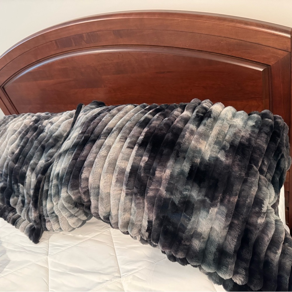 Luxuriously soft Bcozy king size pillow covers